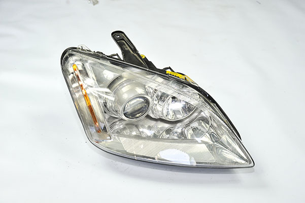 ford cıkma yedek focus 2 sağ mercekli far 